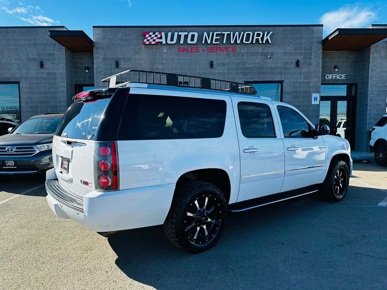 2013 GMC Yukon XL Denali - Photo 3 - Reno, NV 89502