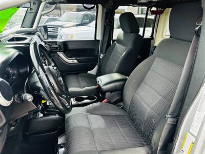 2011 Jeep Wrangler Unlimited Rubicon   - Photo 16 - Reno, NV 89502