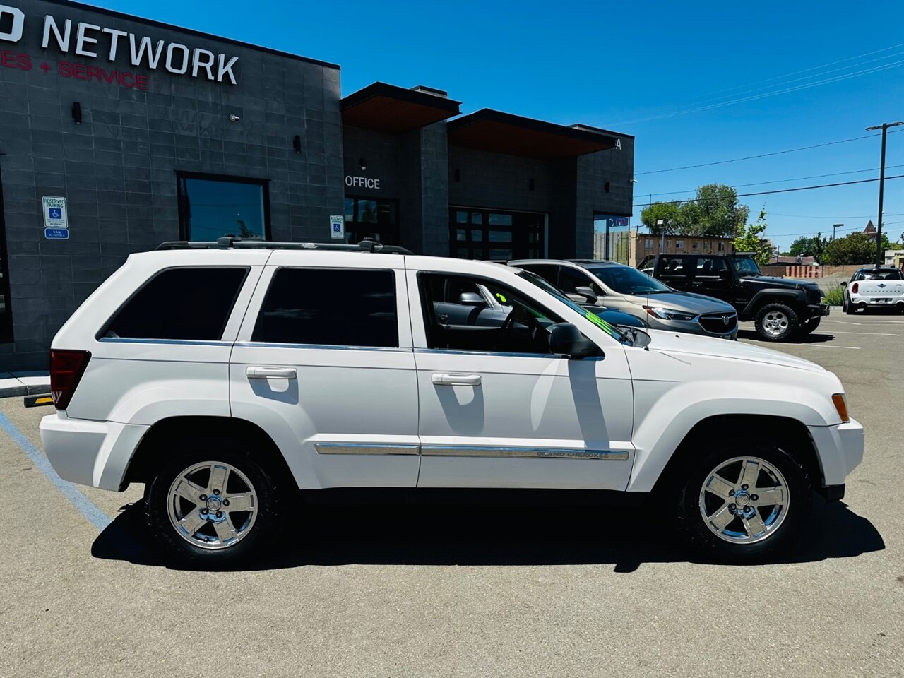 2006 Jeep Grand Cherokee Limited 4dr SUV - Photo 2 - Reno, NV 89502