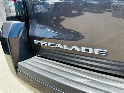 2015 Cadillac Escalade Luxury   - Photo 12 - Reno, NV 89502