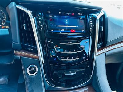 2015 Cadillac Escalade Luxury   - Photo 18 - Reno, NV 89502