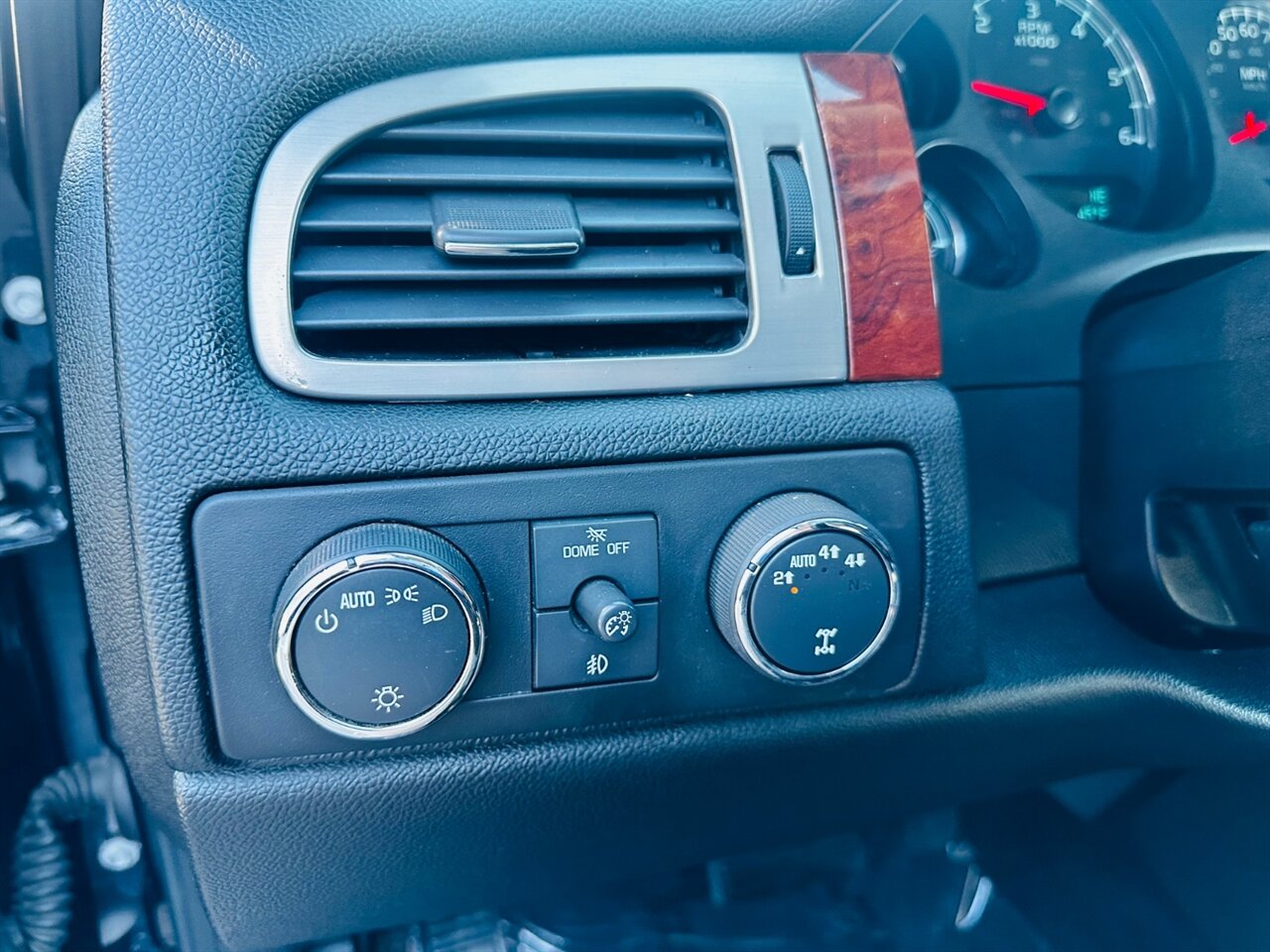 2009 GMC Sierra 1500 SLE - Photo 15 - Reno, NV 89502