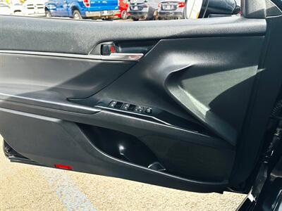 2020 Toyota Camry SE   - Photo 20 - Reno, NV 89502