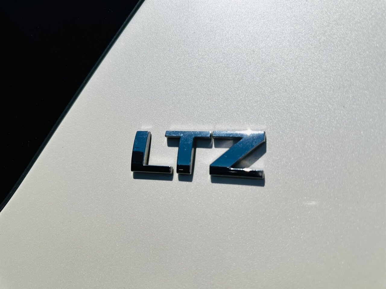 2012 Chevrolet Suburban LTZ - Photo 14 - Reno, NV 89502