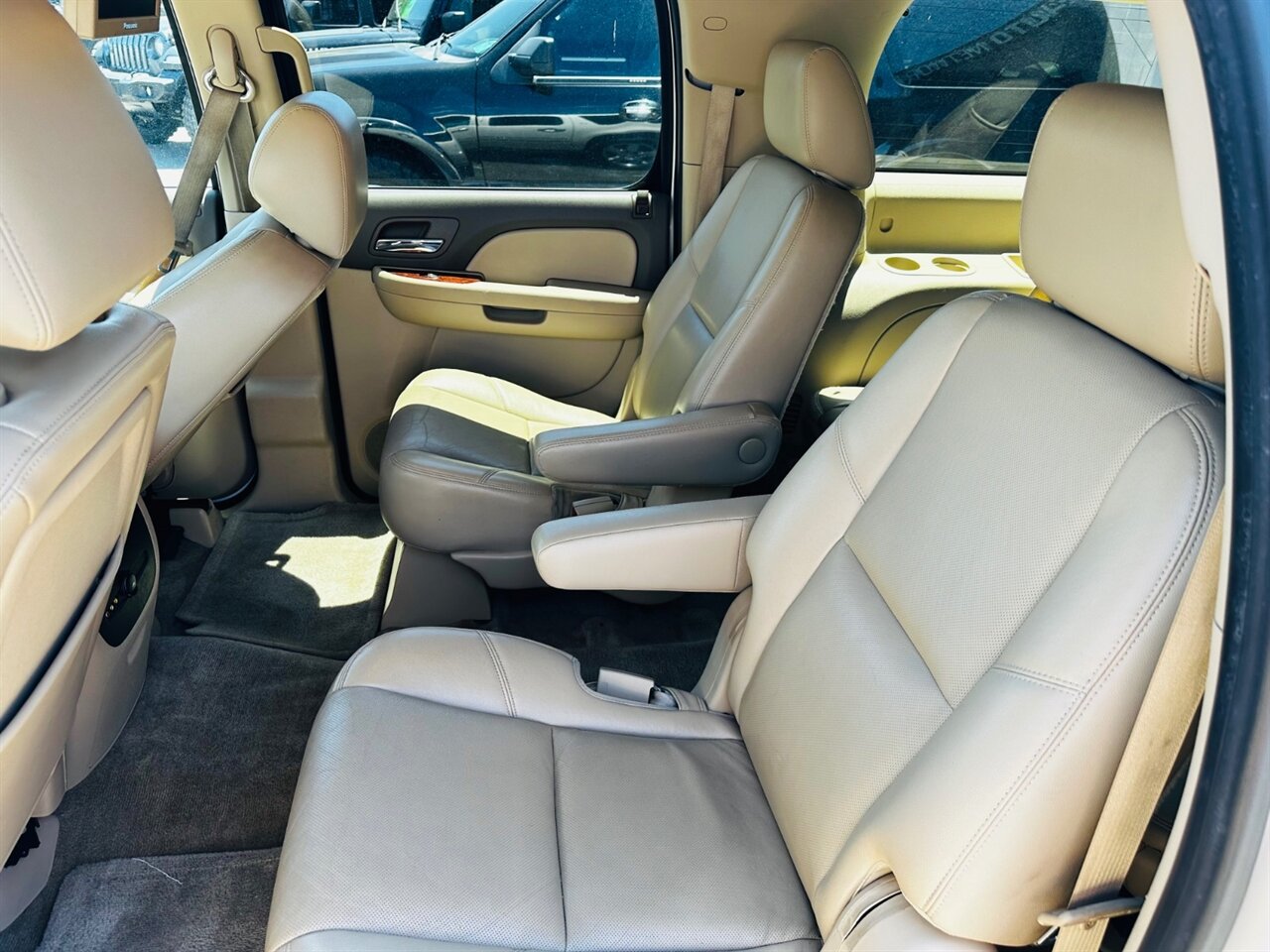 2012 Chevrolet Suburban LTZ - Photo 17 - Reno, NV 89502