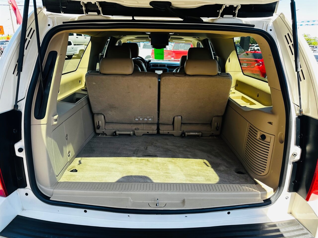 2012 Chevrolet Suburban LTZ - Photo 11 - Reno, NV 89502