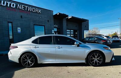 2022 Toyota Camry SE   - Photo 2 - Reno, NV 89502