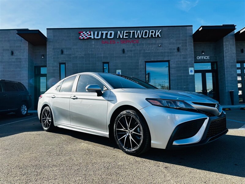 2022 Toyota Camry SE  