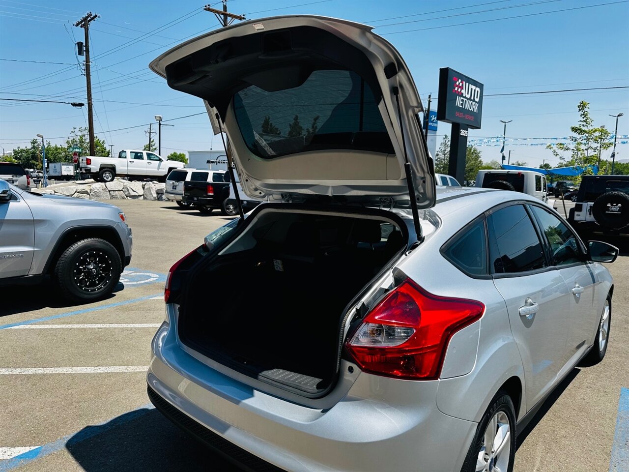 2012 Ford Focus SE - Photo 9 - Reno, NV 89502