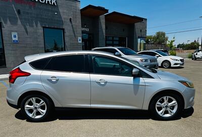 2012 Ford Focus SE   - Photo 2 - Reno, NV 89502