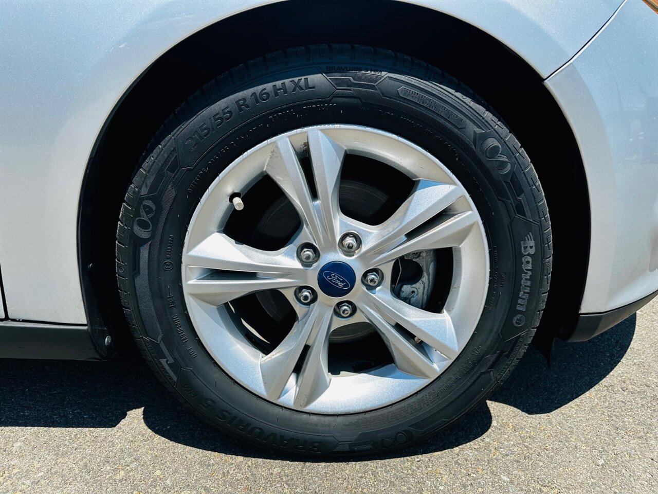 2012 Ford Focus SE - Photo 11 - Reno, NV 89502