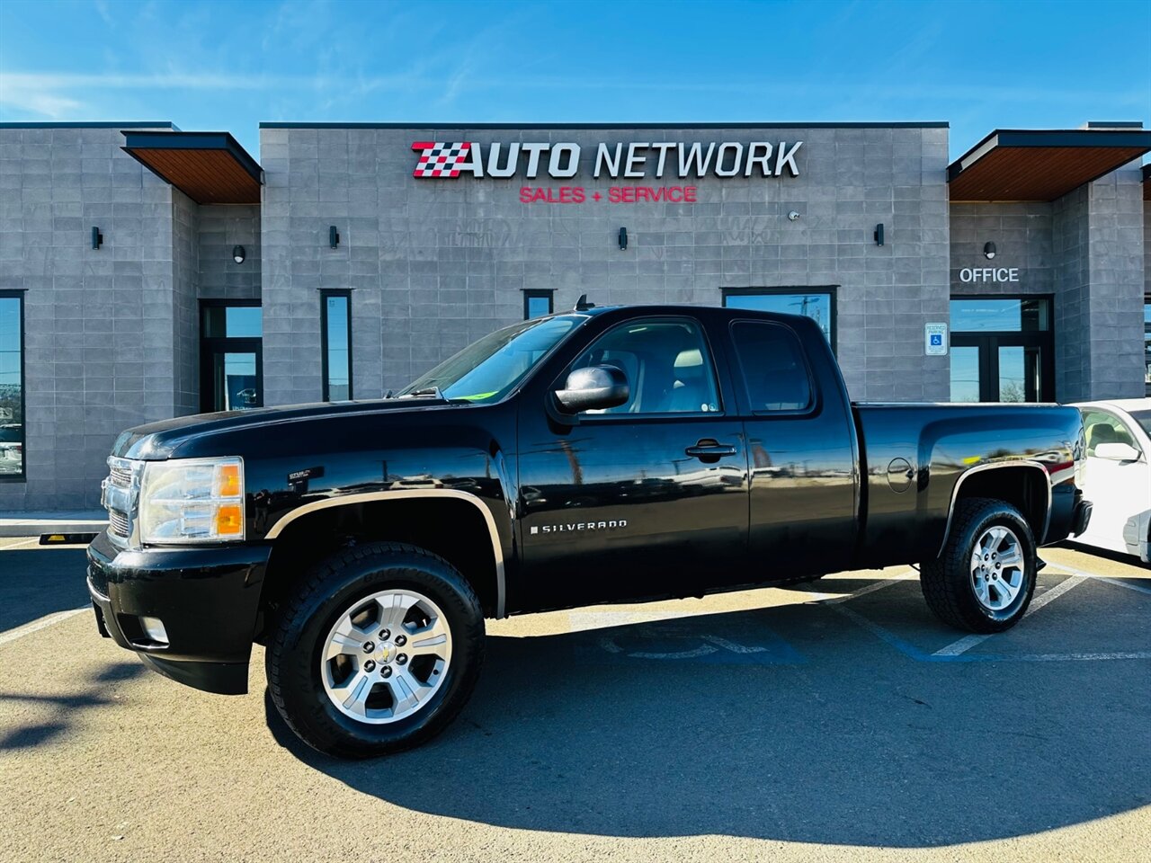 2009 Chevrolet Silverado 1500 Work Truck photo 4