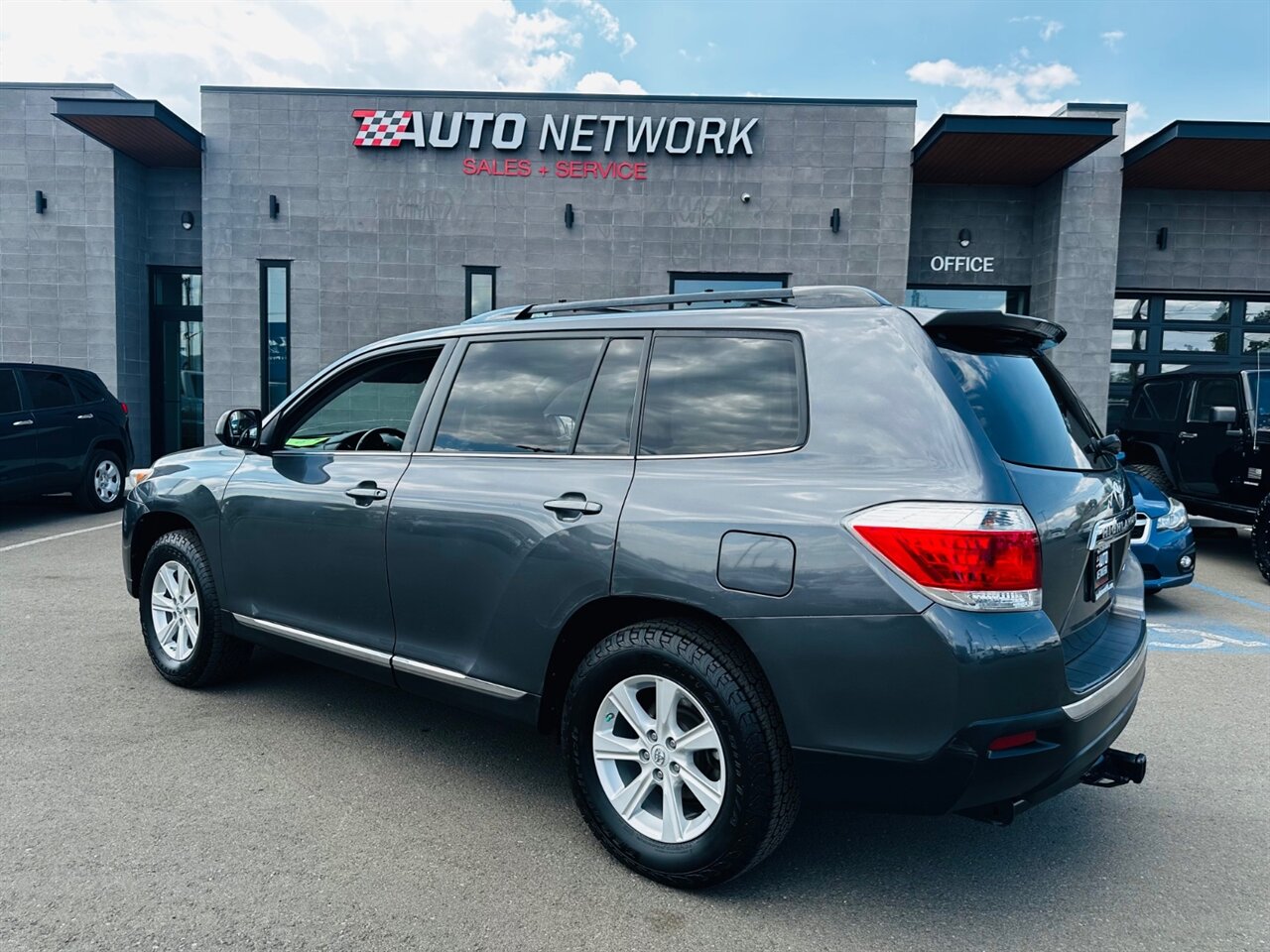 2011 Toyota Highlander SE - Photo 7 - Reno, NV 89502
