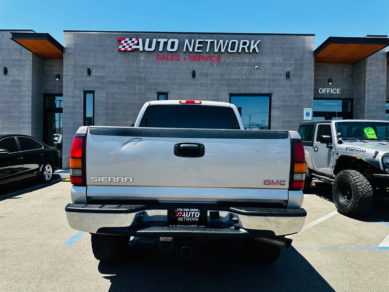 2004 GMC Sierra 2500 SLT 4dr Extended Cab - Photo 8 - Reno, NV 89502