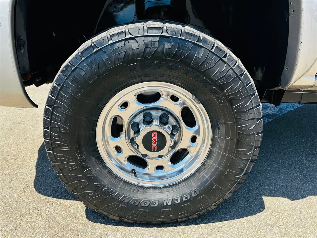 2004 GMC Sierra 2500 SLT 4dr Extended Cab - Photo 13 - Reno, NV 89502