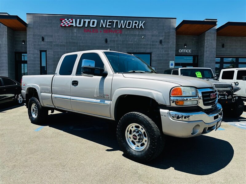 2004 GMC Sierra 2500 SLT 4dr Extended Cab  