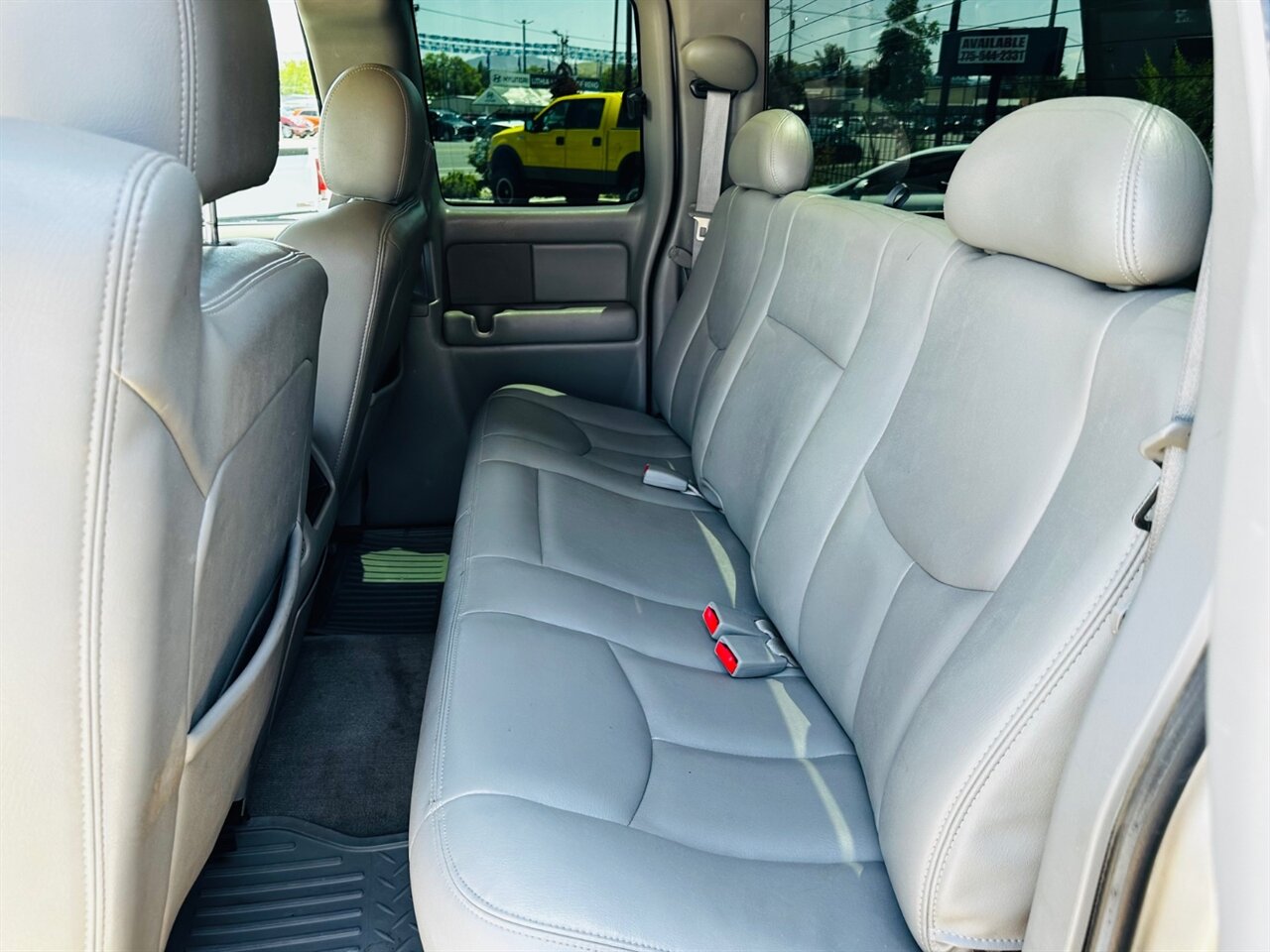 2004 GMC Sierra 2500 SLT 4dr Extended Cab - Photo 15 - Reno, NV 89502