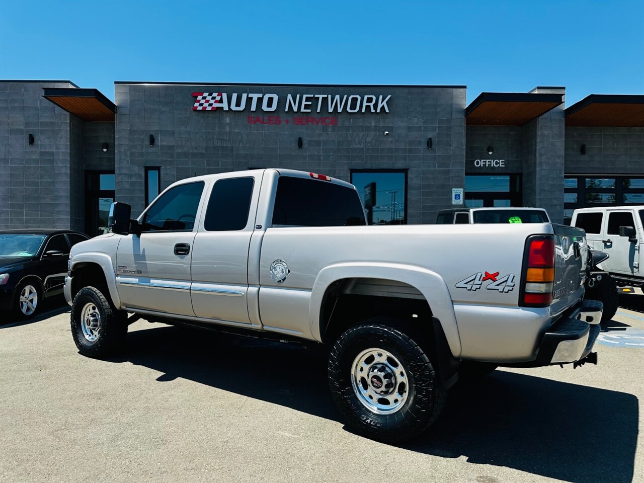 2004 GMC Sierra 2500 SLT 4dr Extended Cab - Photo 7 - Reno, NV 89502
