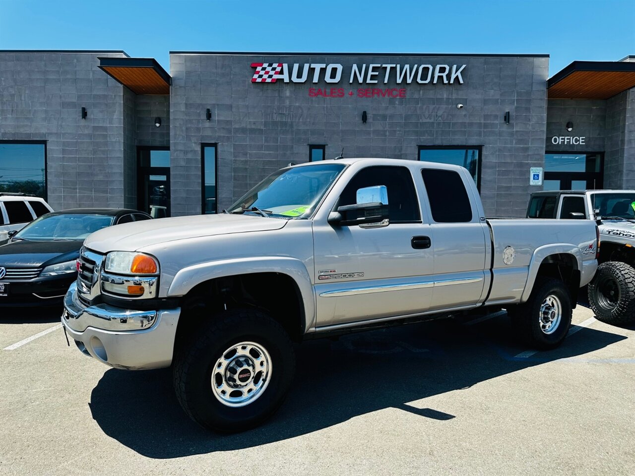 2004 GMC Sierra 2500 SLT 4dr Extended Cab - Photo 5 - Reno, NV 89502