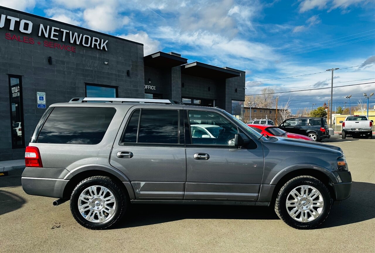 2012 Ford Expedition Limited photo 2