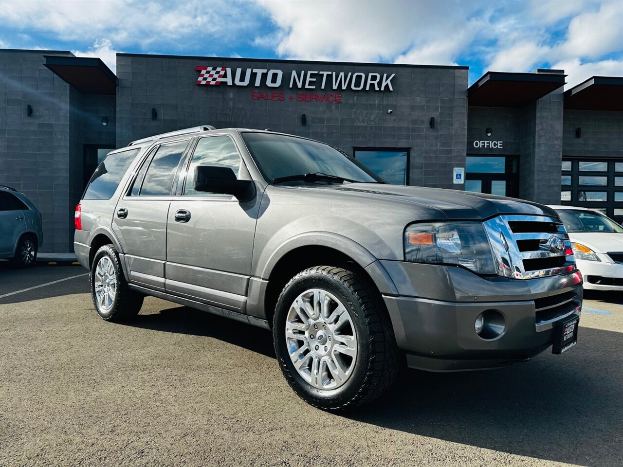 Ford Expedition's photo