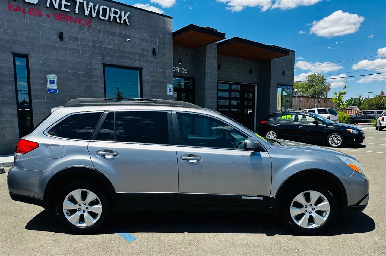 2011 Subaru Outback 2.5i Limited - Photo 2 - Reno, NV 89502