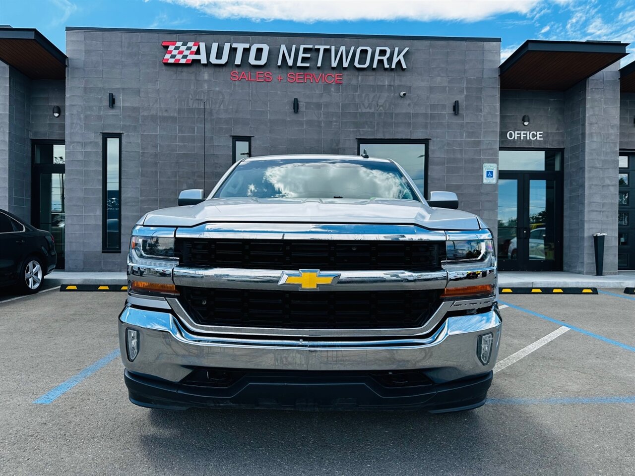 2018 Chevrolet Silverado 1500 LT - Photo 4 - Reno, NV 89502