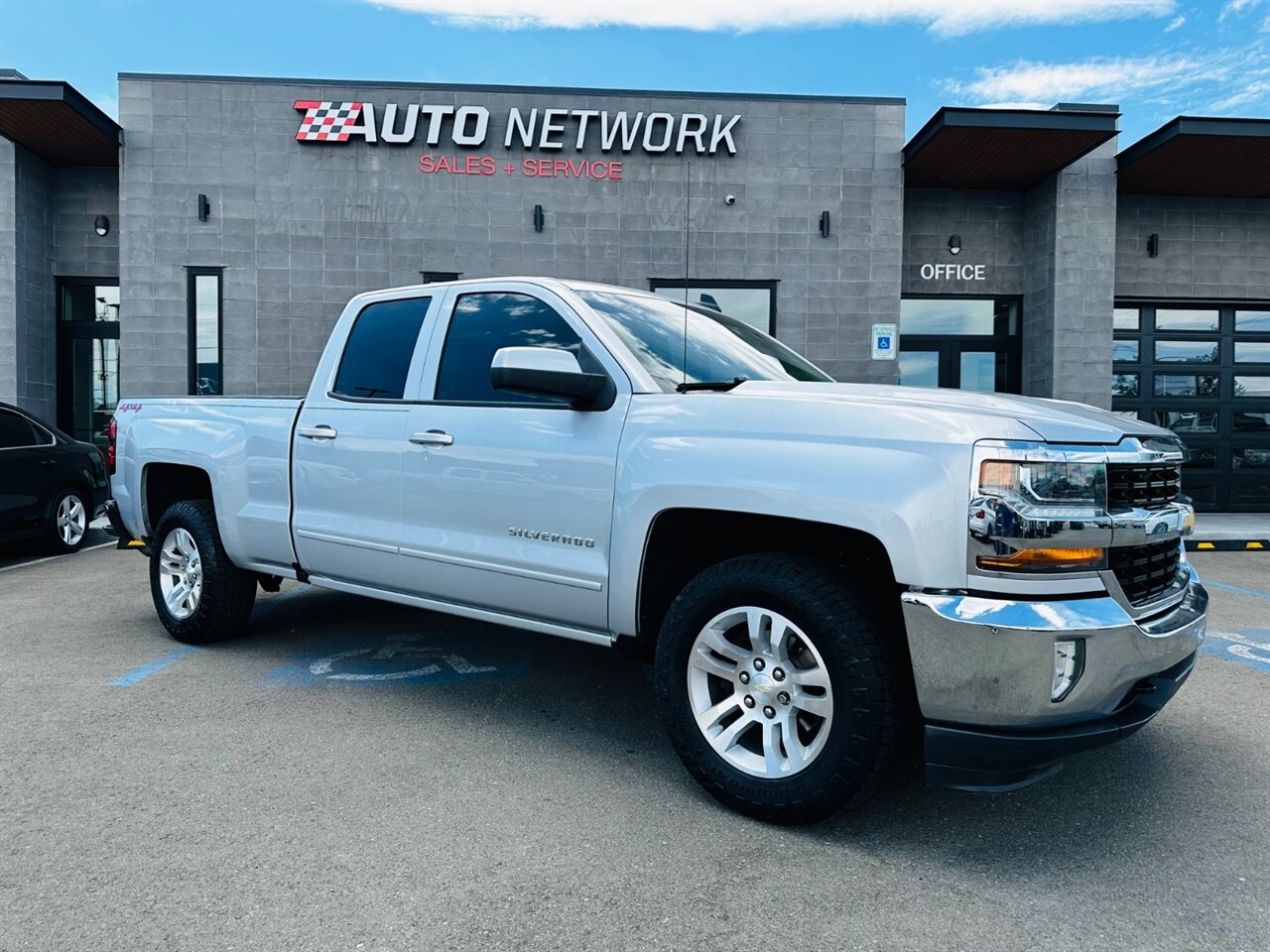 2018 Chevrolet Silverado 1500 LT - Photo 1 - Reno, NV 89502