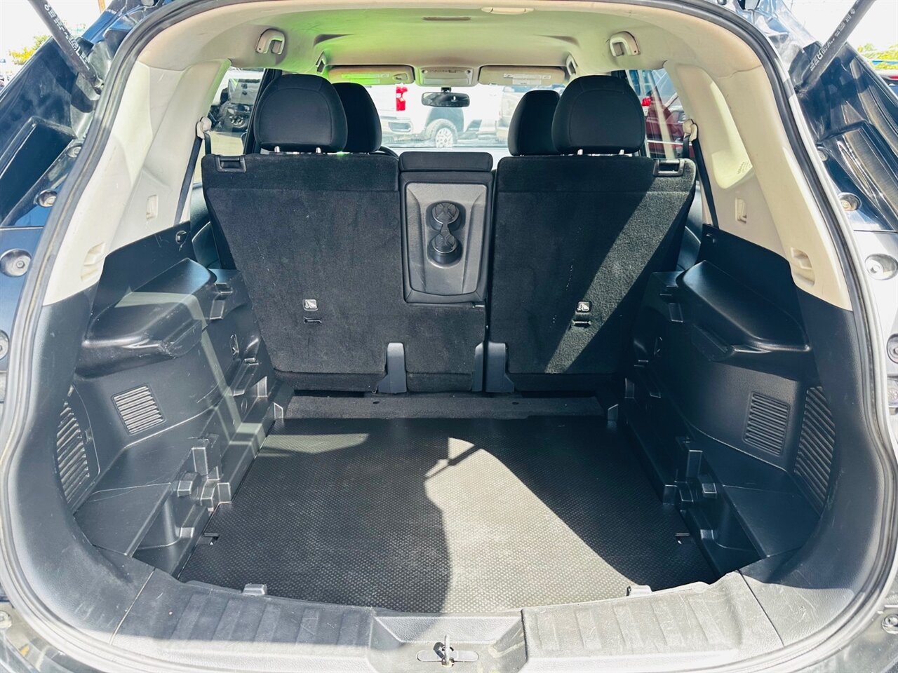 2017 Nissan Rogue SV - Photo 12 - Reno, NV 89502