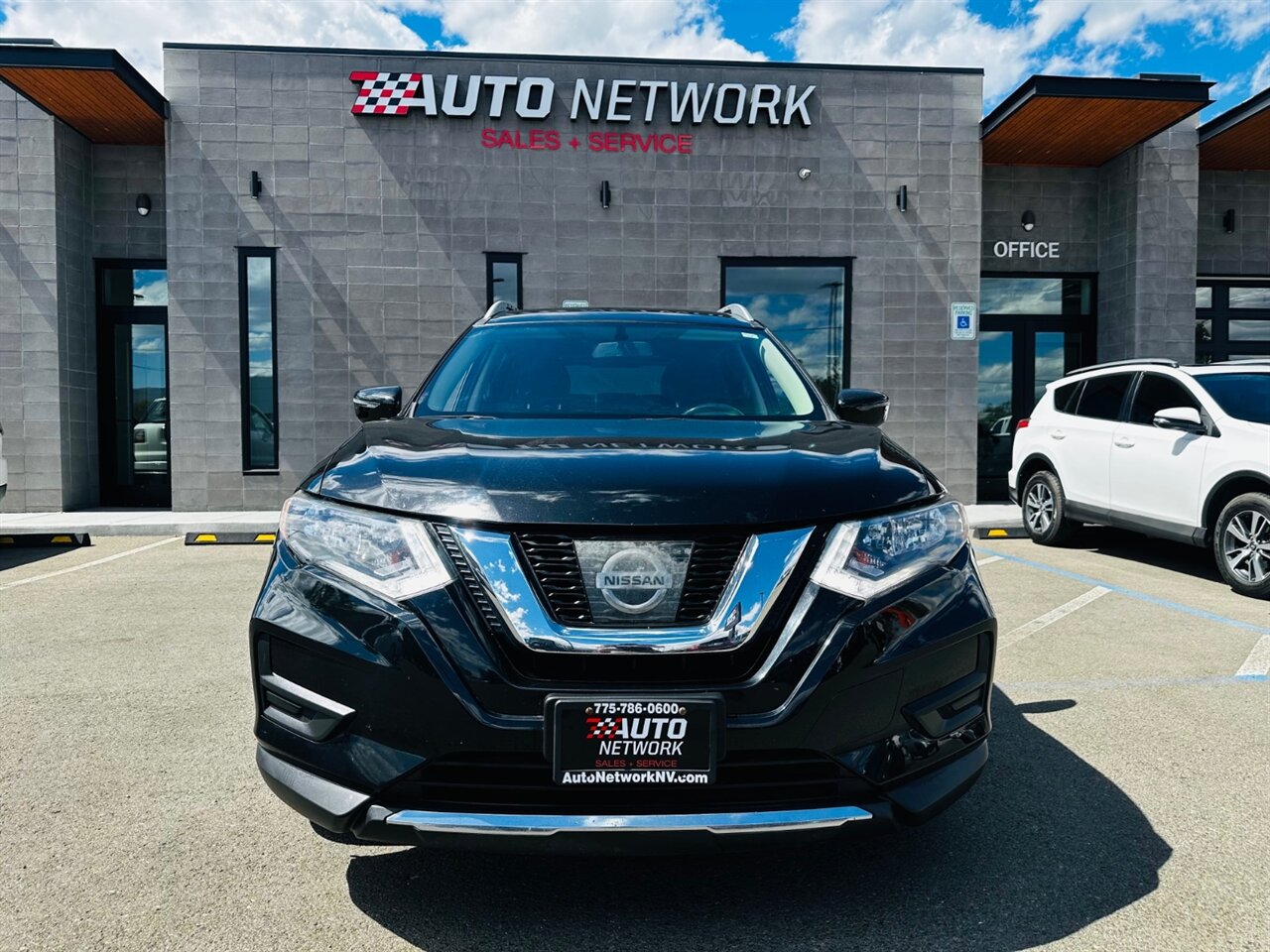 2017 Nissan Rogue SV - Photo 4 - Reno, NV 89502