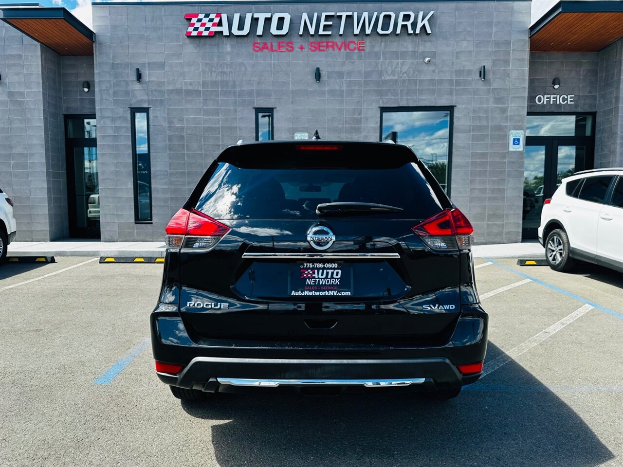 2017 Nissan Rogue SV - Photo 8 - Reno, NV 89502