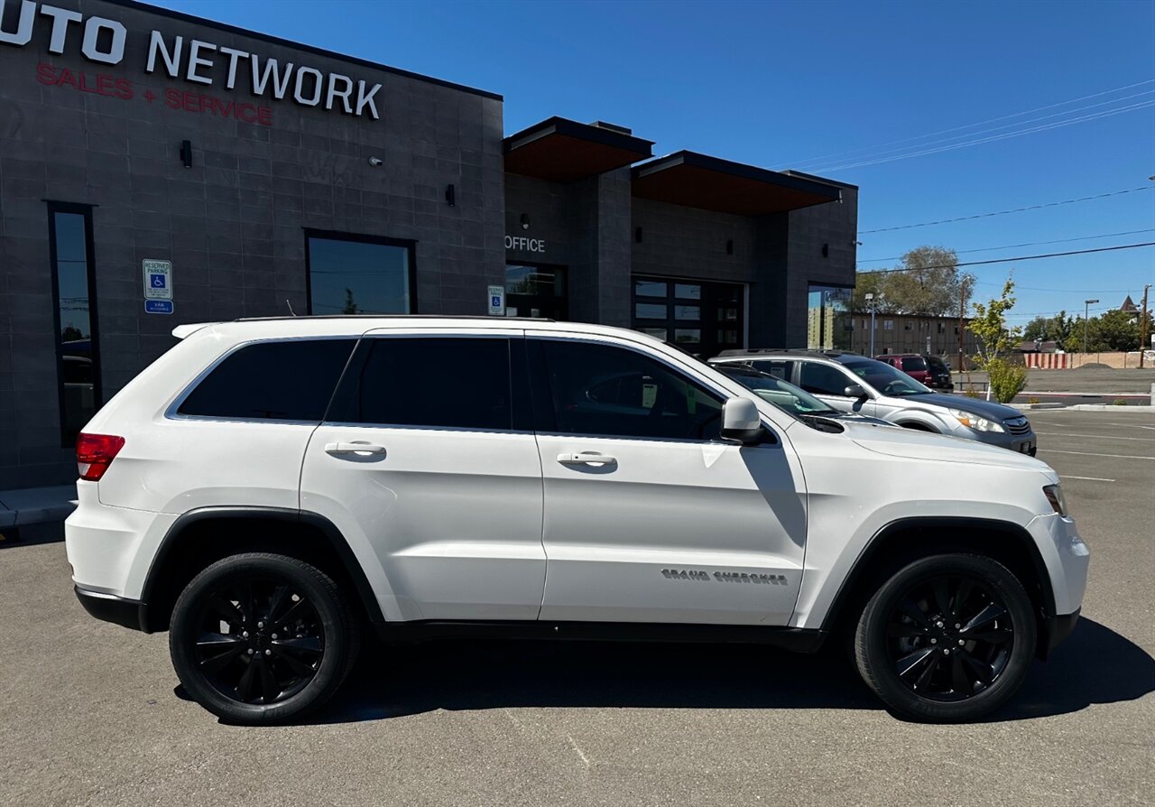 2012 Jeep Grand Cherokee Laredo - Photo 2 - Reno, NV 89502