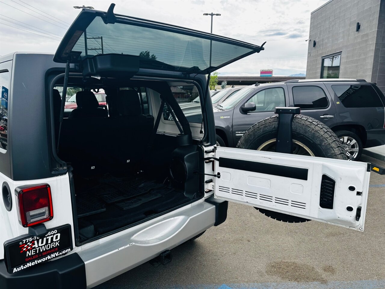 2013 Jeep Wrangler Unlimited Sahara - Photo 9 - Reno, NV 89502