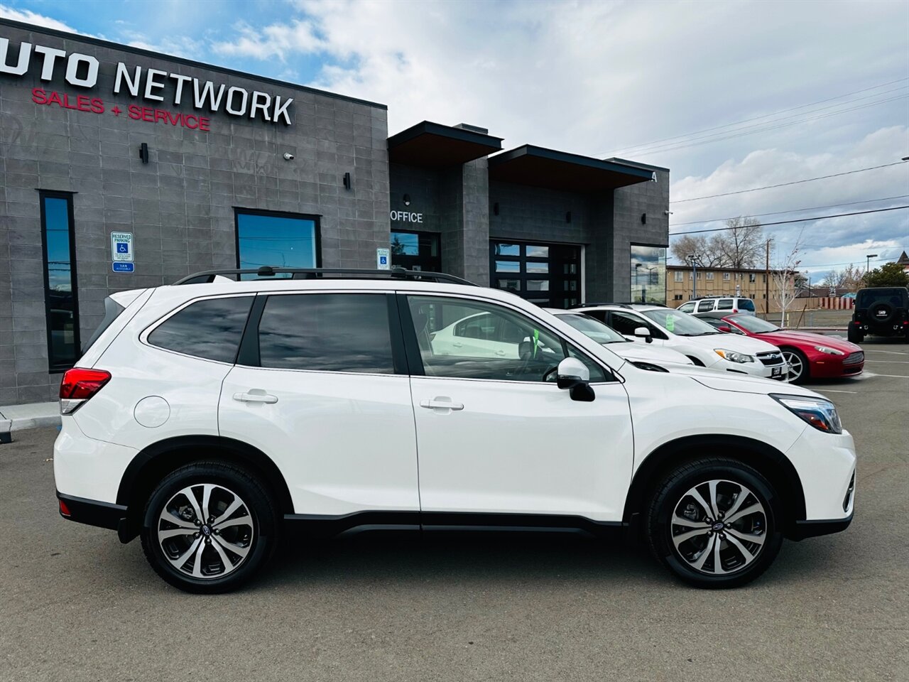 2019 Subaru Forester Limited photo 2