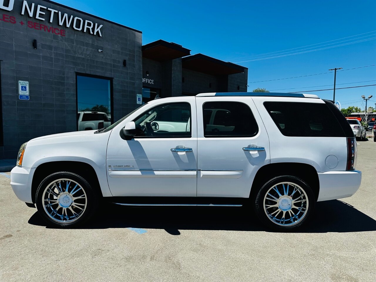 2007 GMC Yukon Denali - Photo 6 - Reno, NV 89502