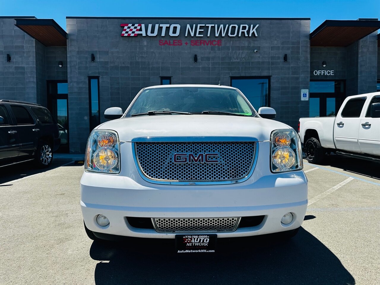 2007 GMC Yukon Denali - Photo 4 - Reno, NV 89502