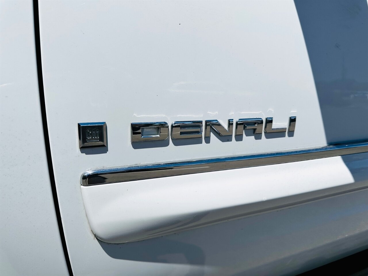 2007 GMC Yukon Denali - Photo 14 - Reno, NV 89502