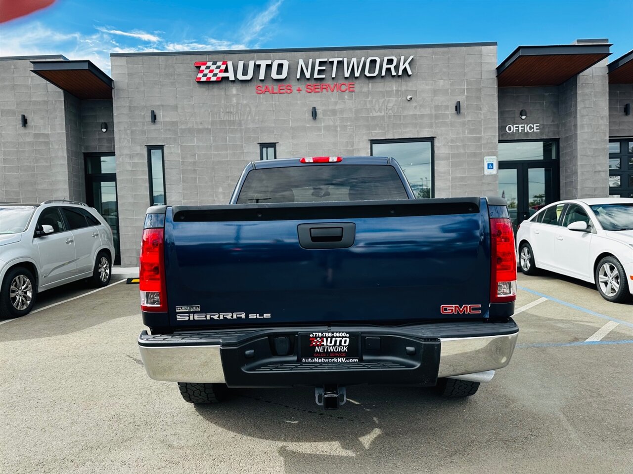 2011 GMC Sierra 1500 SLE photo 8