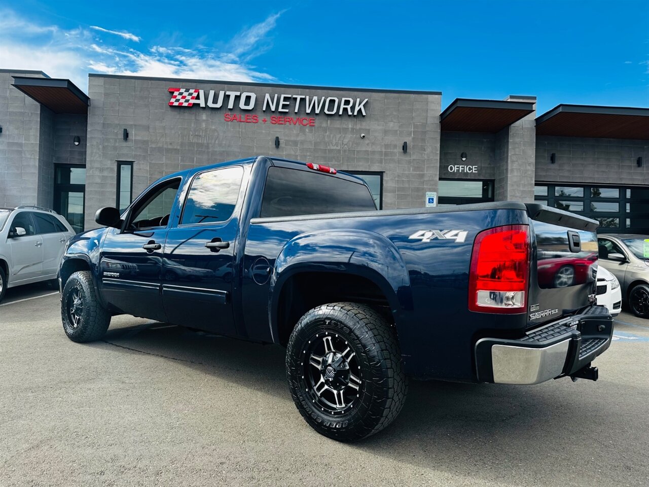 2011 GMC Sierra 1500 SLE photo 7