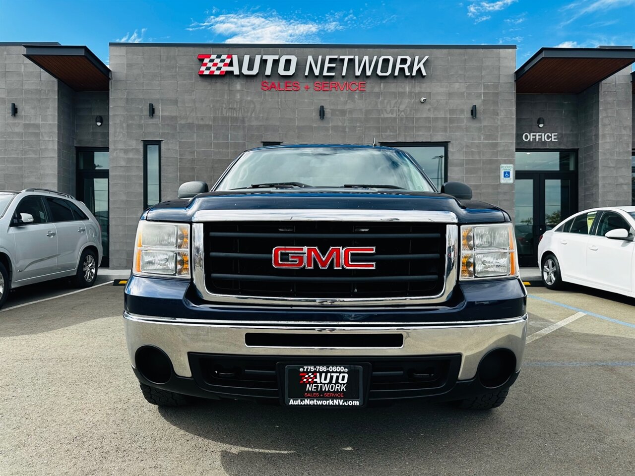 2011 GMC Sierra 1500 SLE photo 4