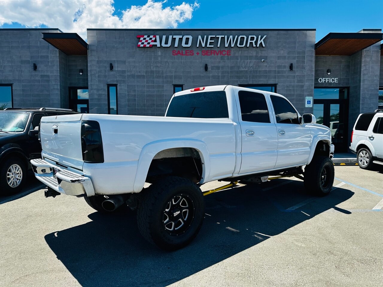 2005 Chevrolet Silverado 2500 LT 4dr Crew Cab - Photo 3 - Reno, NV 89502