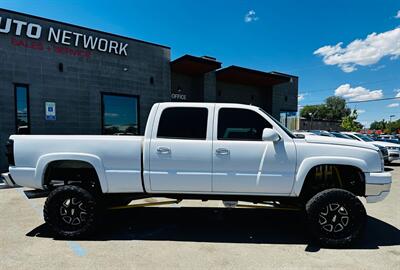 2005 Chevrolet Silverado 2500 LT 4dr Crew Cab - Photo 2 - Reno, NV 89502