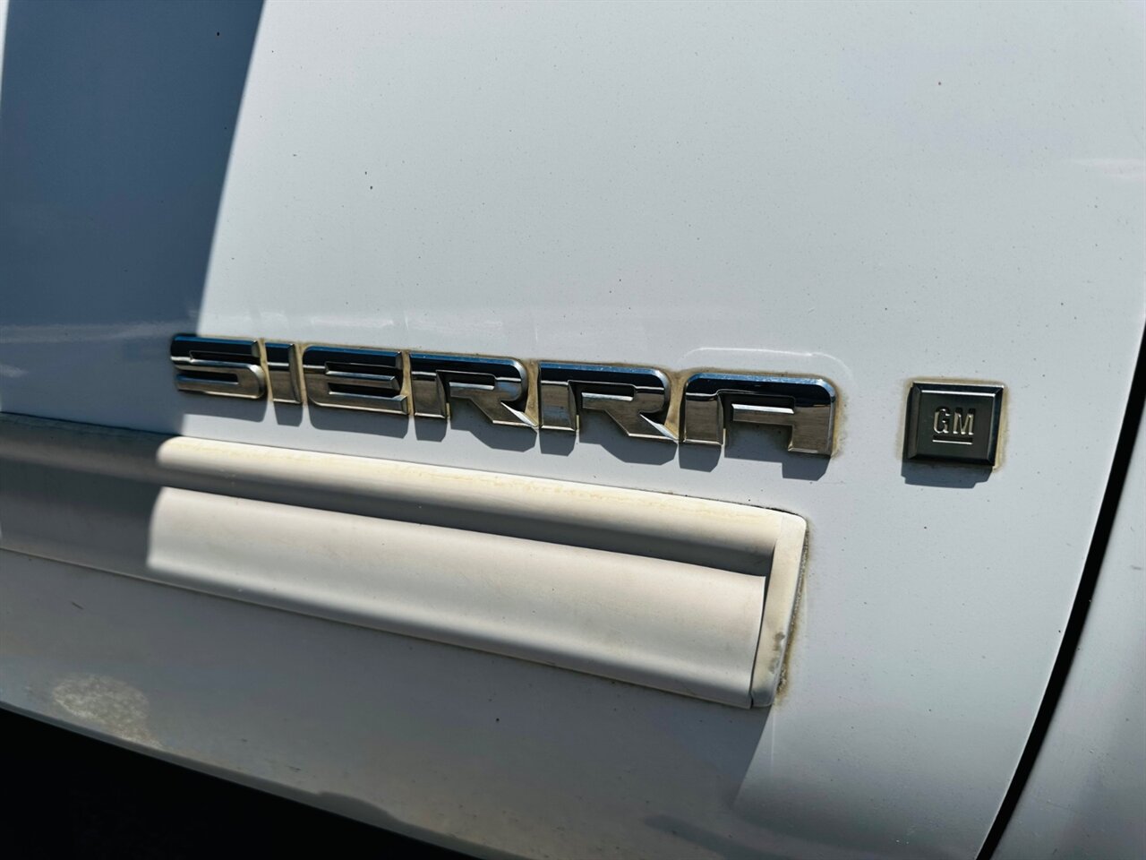2009 GMC Sierra 1500 Hybrid - Photo 10 - Reno, NV 89502