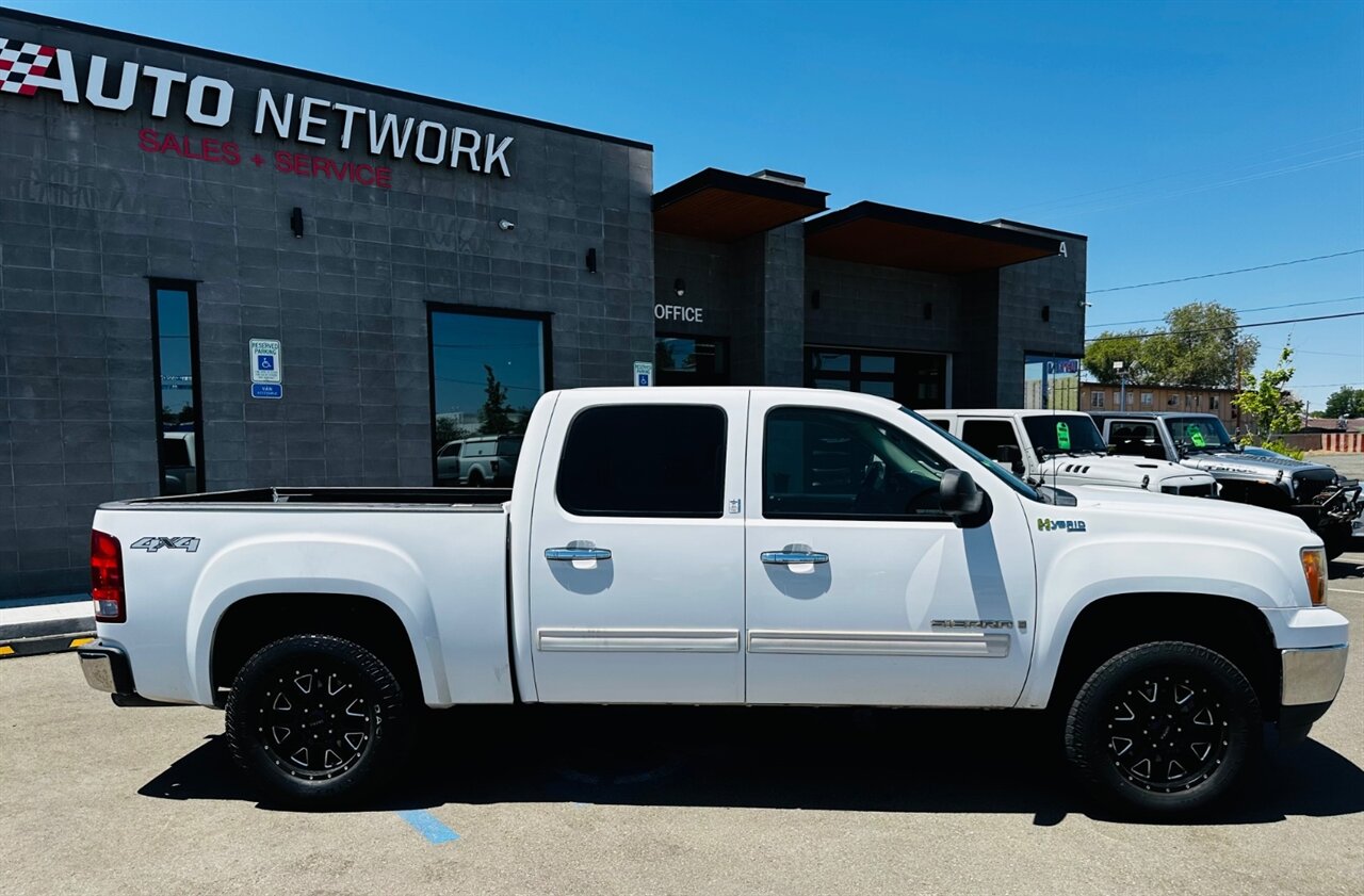 2009 GMC Sierra 1500 Hybrid - Photo 2 - Reno, NV 89502