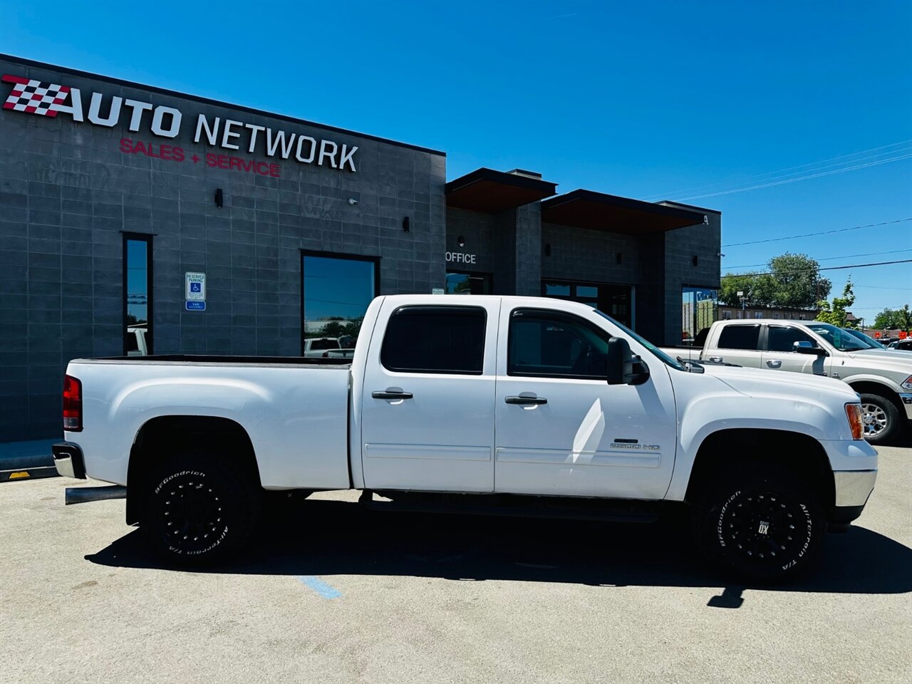 2012 GMC Sierra 2500 SLE - Photo 2 - Reno, NV 89502