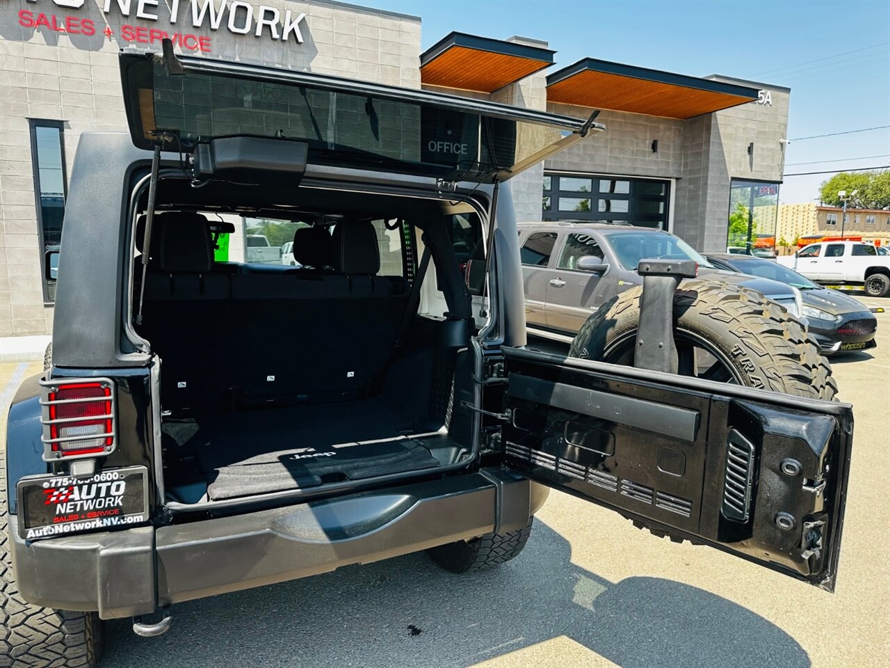 2017 Jeep Wrangler Unlimited Sahara - Photo 9 - Reno, NV 89502