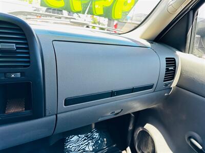 2007 GMC Sierra 2500 HD Work Truck   - Photo 19 - Reno, NV 89502
