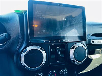 2013 Jeep Wrangler Unlimited Rubicon   - Photo 17 - Reno, NV 89502