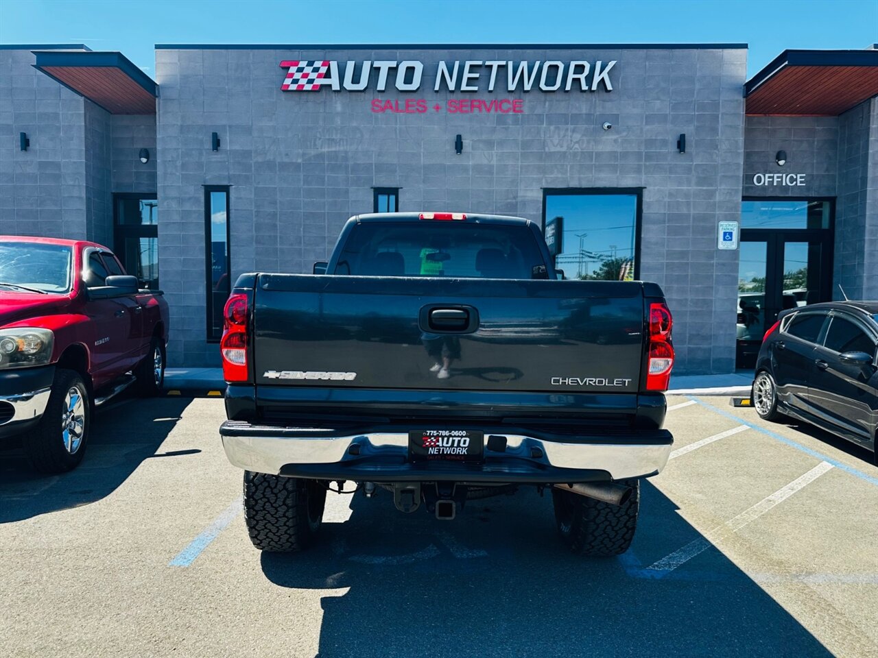 2004 Chevrolet Silverado 2500 LT 4dr Extended Cab - Photo 8 - Reno, NV 89502