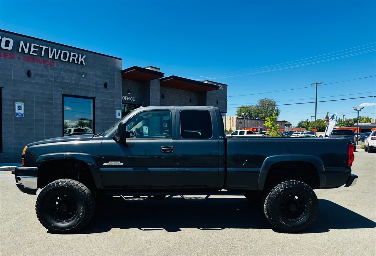 2004 Chevrolet Silverado 2500 LT 4dr Extended Cab - Photo 6 - Reno, NV 89502